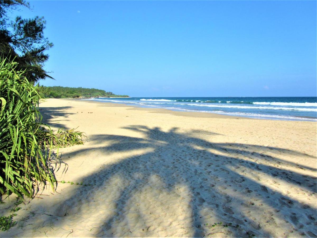 Isana Beach House Тангале Екстериор снимка