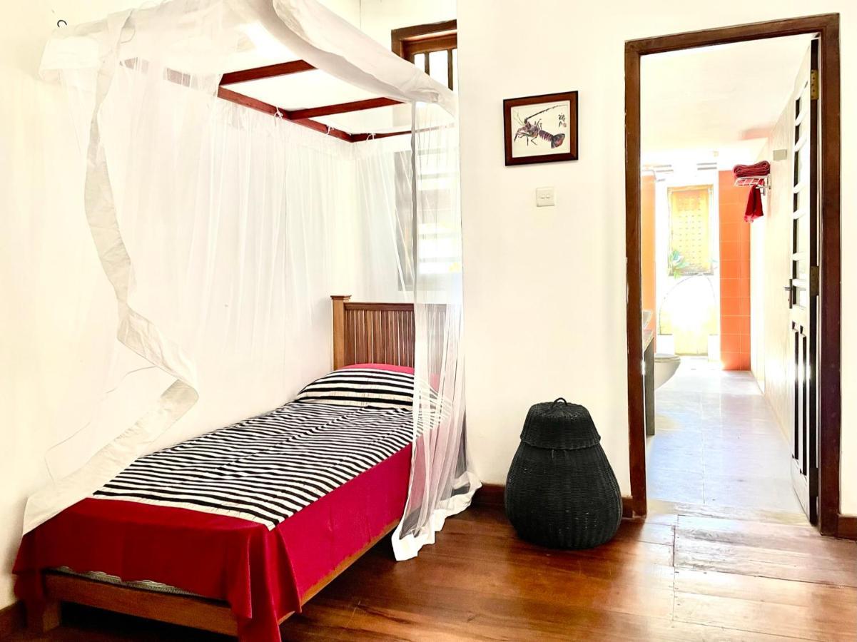 Isana Beach House Тангале Екстериор снимка