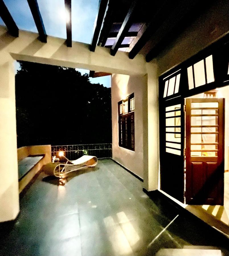 Isana Beach House Тангале Екстериор снимка