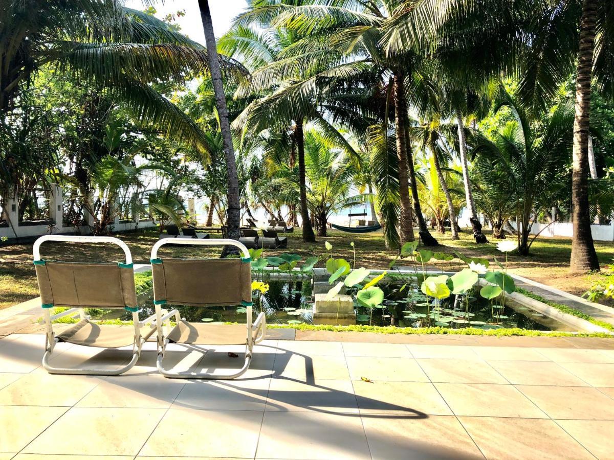Isana Beach House Тангале Екстериор снимка